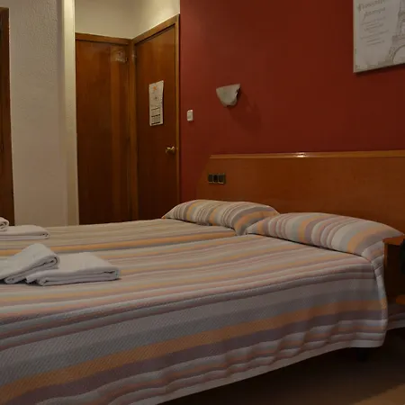 Cataluna Πανσιόν 3*