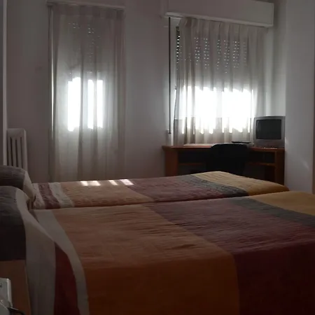 Cataluna Πανσιόν 3*