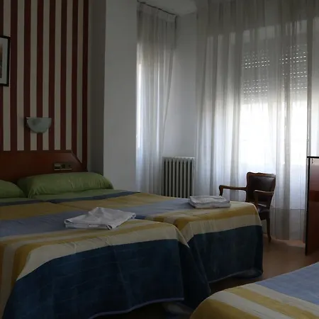 Cataluna بيت ضيافة سرقسطة