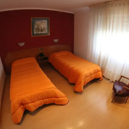 بيت ضيافة Cataluna 3*